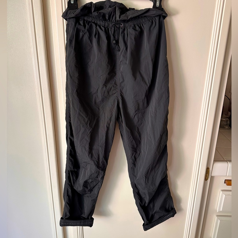 Very Rare Lululemon Black Pants Outer Layer, Drawstring Waist, Reflective Hem